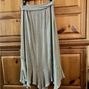 Tan Gauzy Flowy skirt - Size L